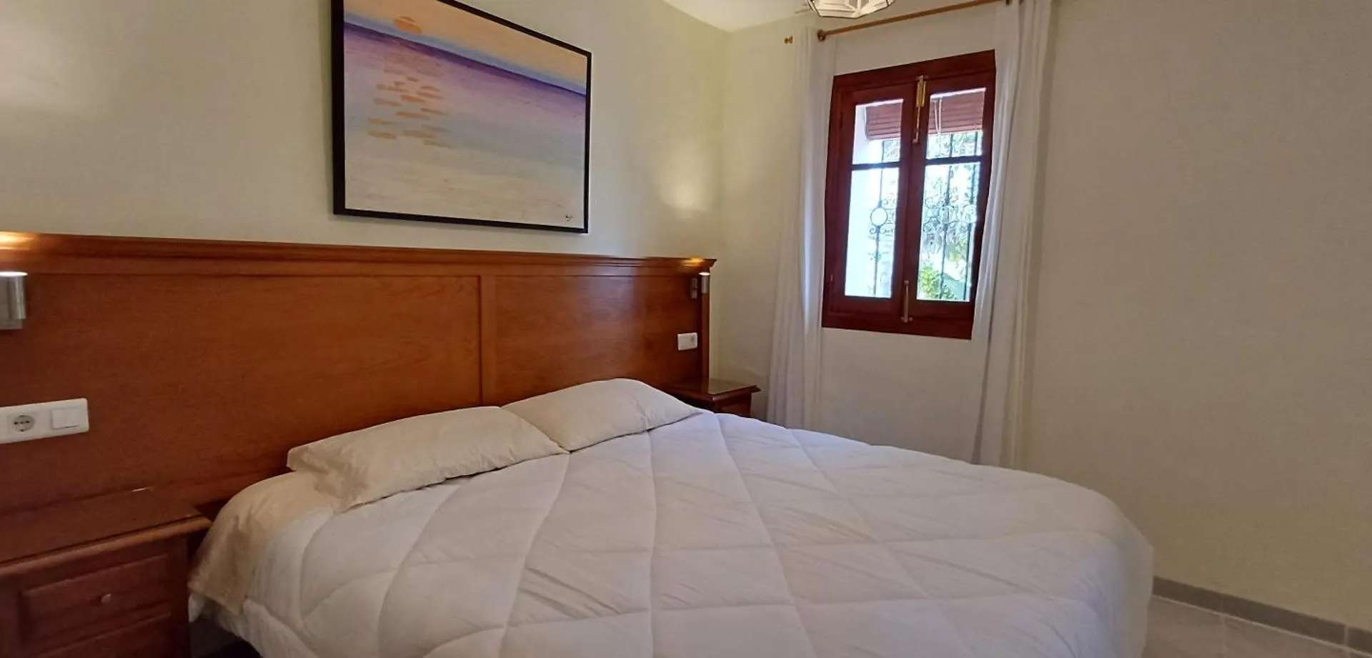 Encantador Cortijo Con Piscina Privada Y Vista Al Mar Malaga
